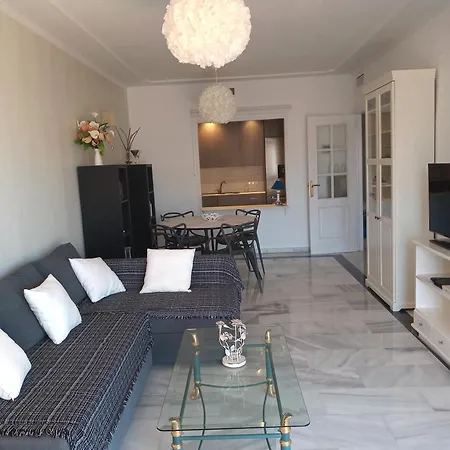 , Beach, Centre ,balcony With Seaview, For 4 Persons דירה *