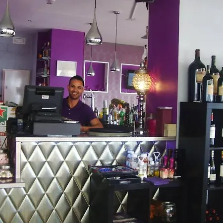 , Beach, Centre ,balcony With Seaview, For 4 Persons *