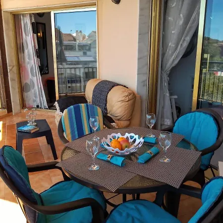 , Beach, Centre ,balcony With Seaview, For 4 Persons *