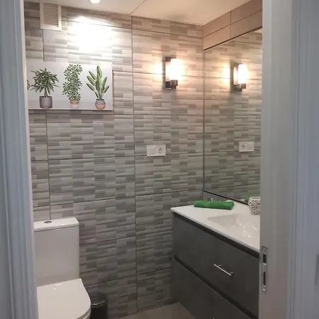 , Beach, Centre ,balcony With Seaview, For 4 Persons Appartement