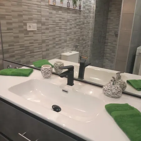 , Beach, Centre ,balcony With Seaview, For 4 Persons Appartement Fuengirola