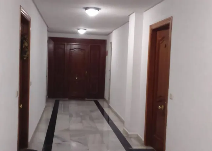 Апартаменты , Beach, Centre ,balcony With Seaview, For 4 Persons Фуэнхирола