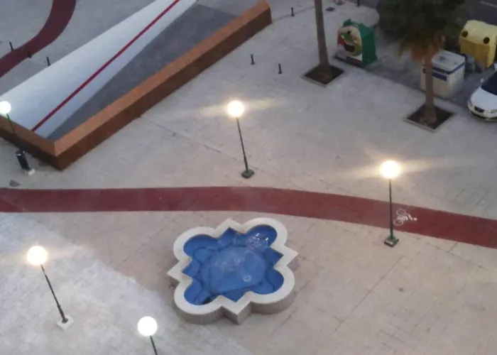 , Beach, Centre ,balcony With Seaview, For 4 Persons Фуэнхирола