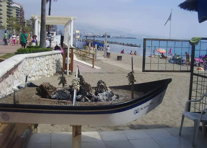 , Beach, Centre ,balcony With Seaview, For 4 Persons * Фуэнхирола