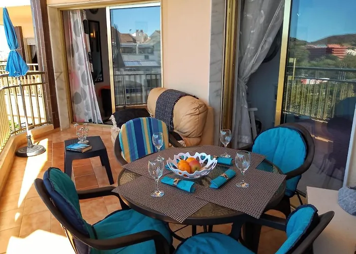 , Beach, Centre ,balcony With Seaview, For 4 Persons *