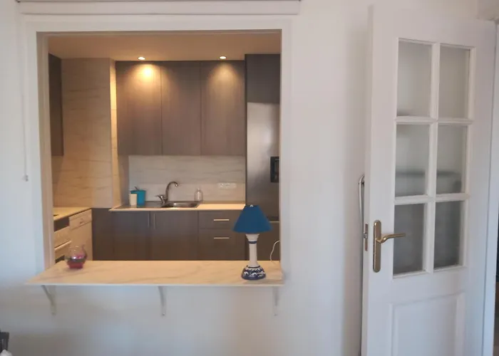 , Beach, Centre ,balcony With Seaview, For 4 Persons *